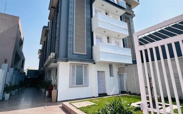 Bizzotel