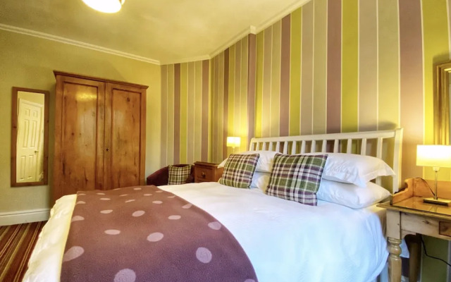 Lakes End Guest House