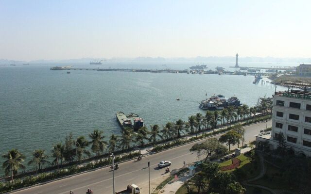 Muong Thanh Grand Bai Chay Hotel