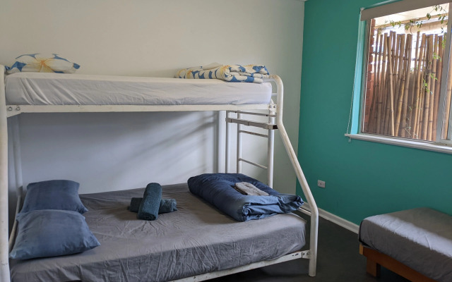 Ozzie Pozzie Backpackers