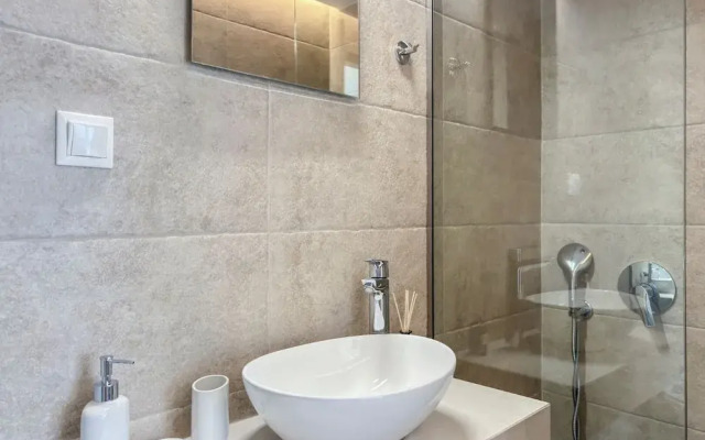 AeNaos Luxury Villa