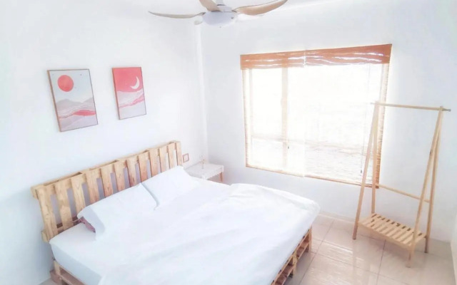 One Life Four Season Waterpark Guest House Manhattan Condominium