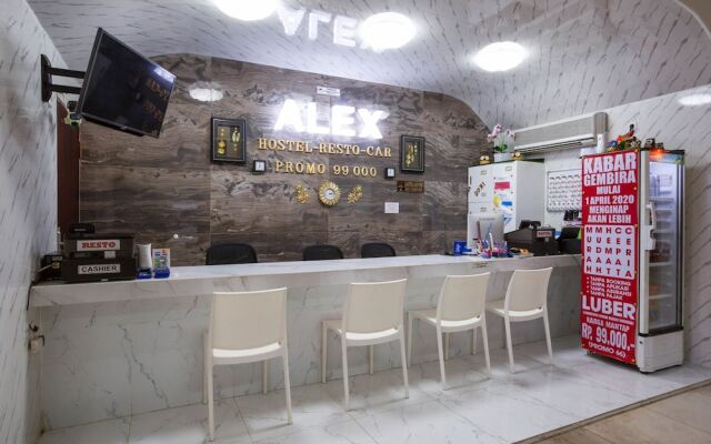 Alex Hostel by OYO Rooms