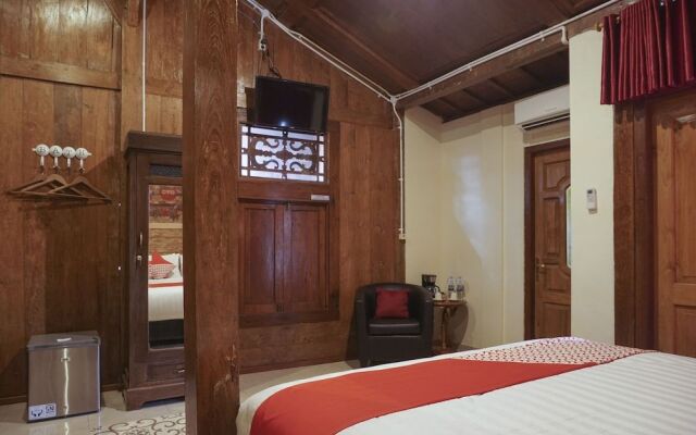 OYO 749 Omah Putih
