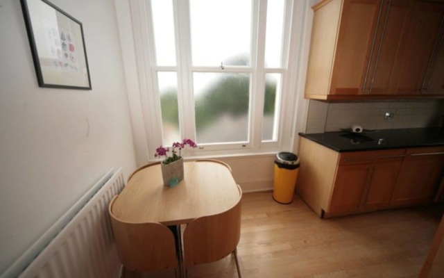 2 Bedroom Apartment in Wimbledon Village