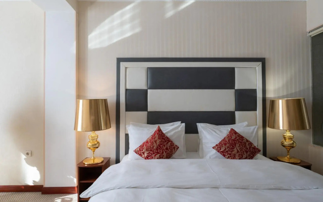 Salut New Moscow Hotel