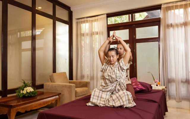 Angkor Hotel