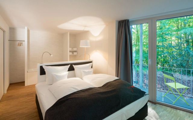 V-Hotel