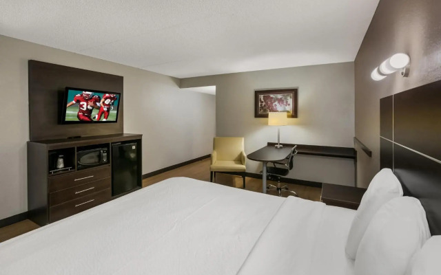 Red Roof Inn PLUS+ & Suites Knoxville West-Cedar Bluff