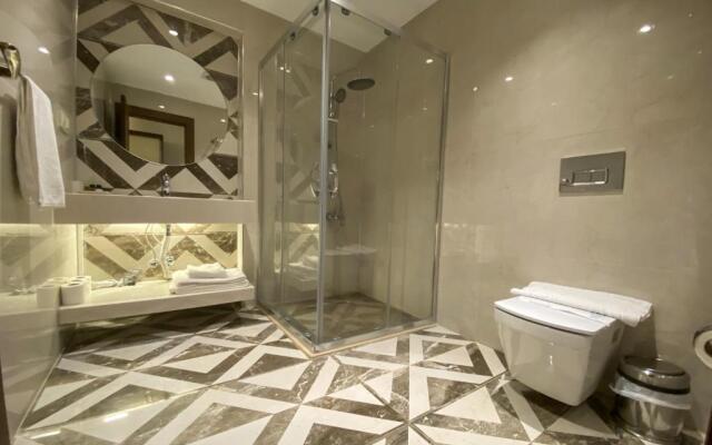 Grand Luxury