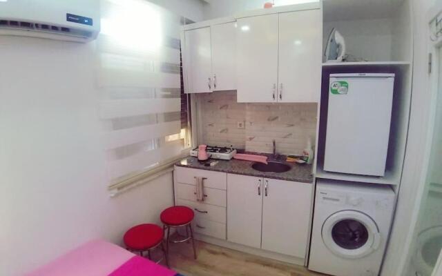 A TINY FLAT IN OLD TOWN AREA 850€ Per mounth