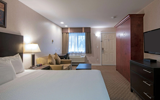 Travelodge by Wyndham Kamloops Mountview