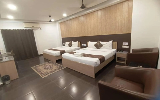 OYO Room Near Cosmos Mall