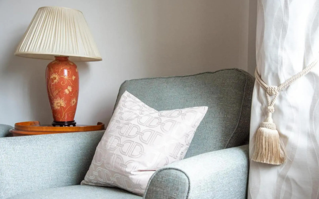 Stylish Art Deco 1 bedroom in West London