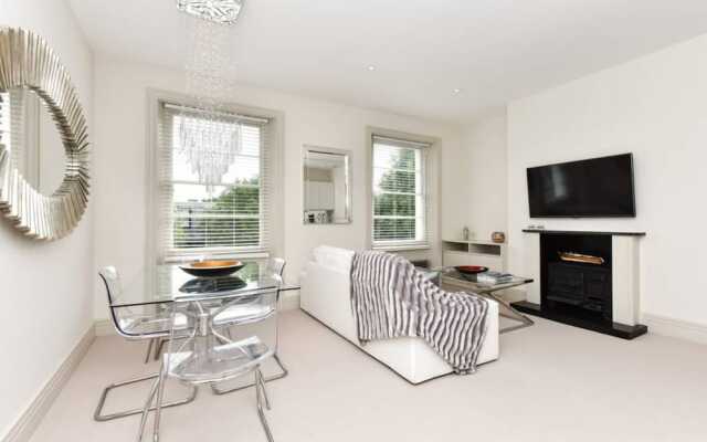 Stylish 3 Bedroom Apartment In Pimlico