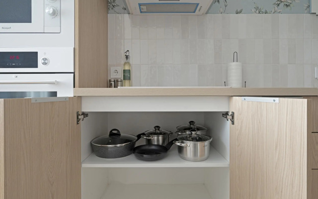 С.утками на улице Благодатной