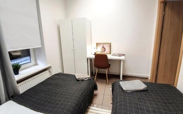 City Centre 3BD Apartment by Hostlovers