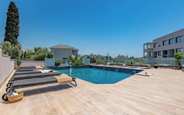 Sanders River Plaza - Neat 2 Bedroom Apt With Balcony