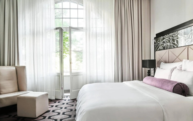 Roomers Berlin Steinplatz, Autograph Collection