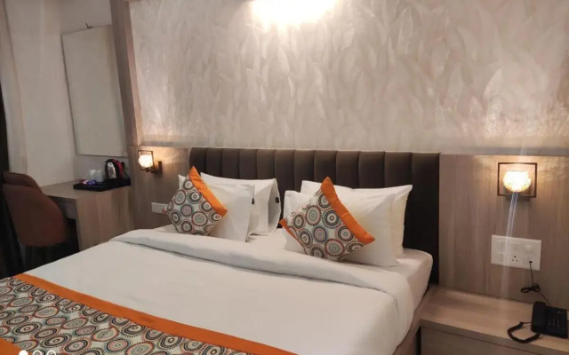 Hotel Golden Petals