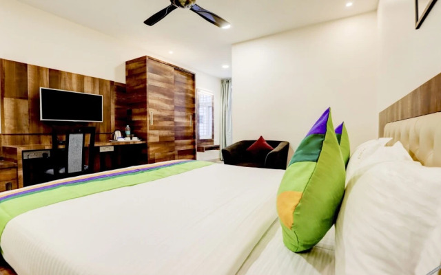 Emora Hotel And Suites Brookfield by Treebo