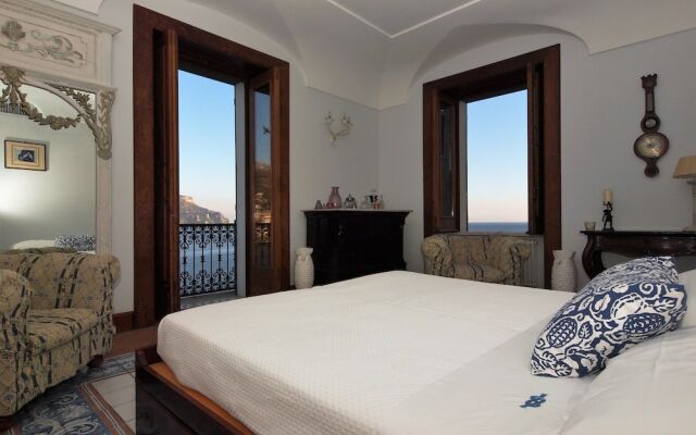 Ravello Art Apartments