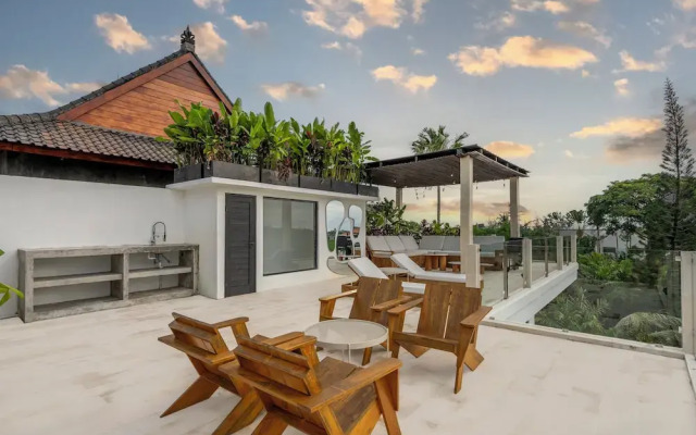 Sunset Rooftop Villa by Betterplace