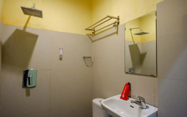 RedDoorz near Citraland Waterpark Kendari