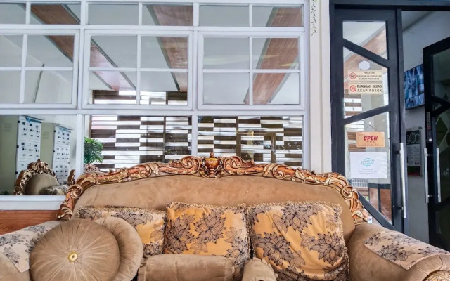 Yayah Guest House Syariah by Cocotel