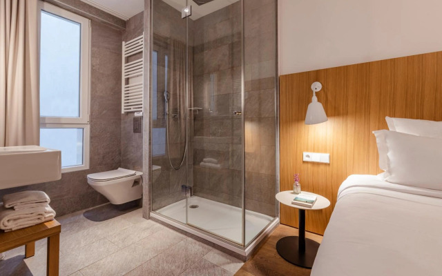 9Hotel Republique