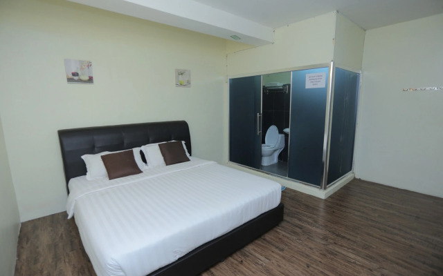 JAM Hotel near ERL Salak Tinggi Sepang