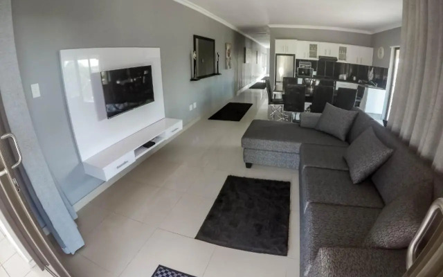 Condo Villas On Marine Drive