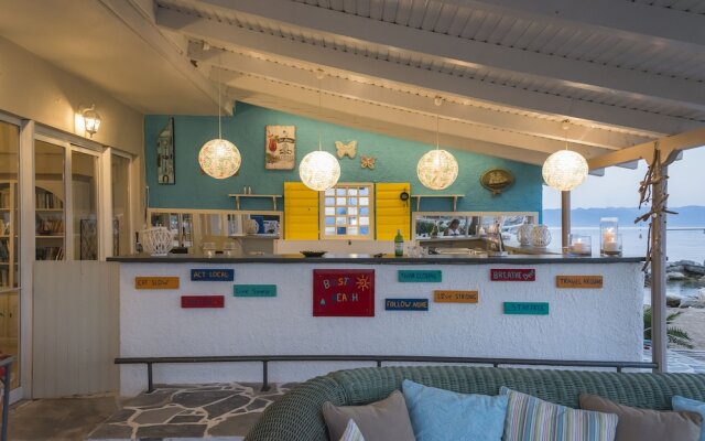 Paradise Suite on the Beach-Breakfast Included