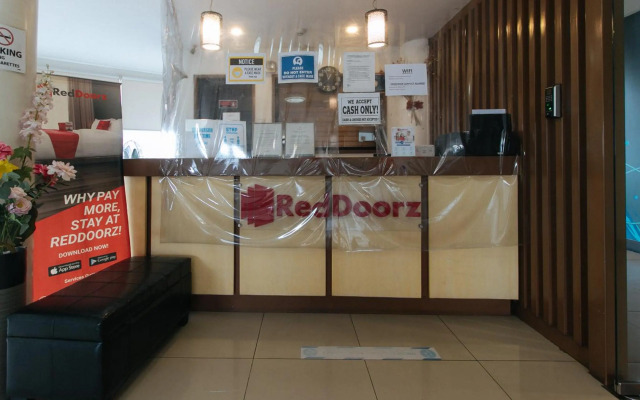 RedDoorz Plus @ EDSA Congressional