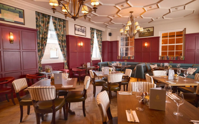 Salisbury Arms Hotel