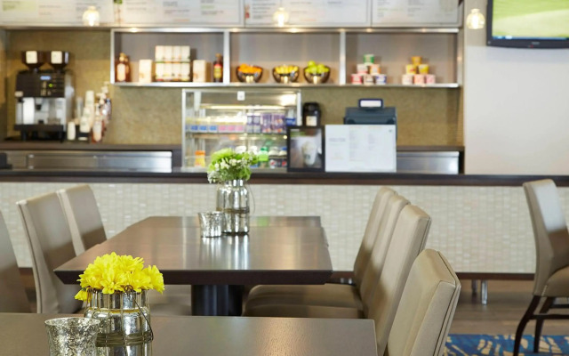 Courtyard by Marriott Boston Natick
