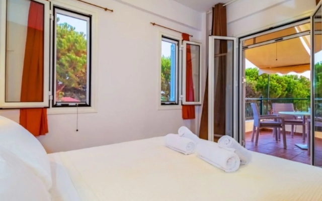 Romanos Beach Villas