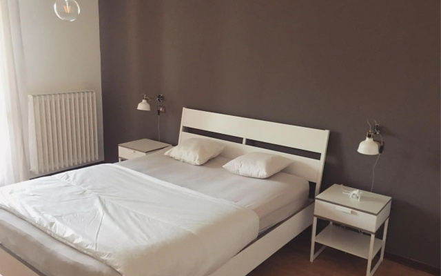 Sunny family apartment in villa - HUMANITAS FORUM IEO