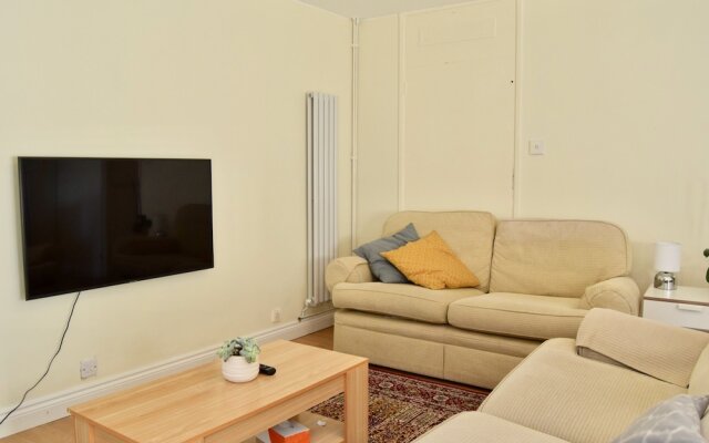Spacious 3 Bedroom Family Home in Vauxhall