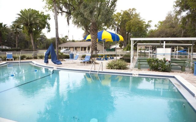Tampa East RV Resort- Campground