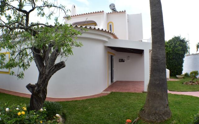 Villa Amendoeira by Algarkasa
