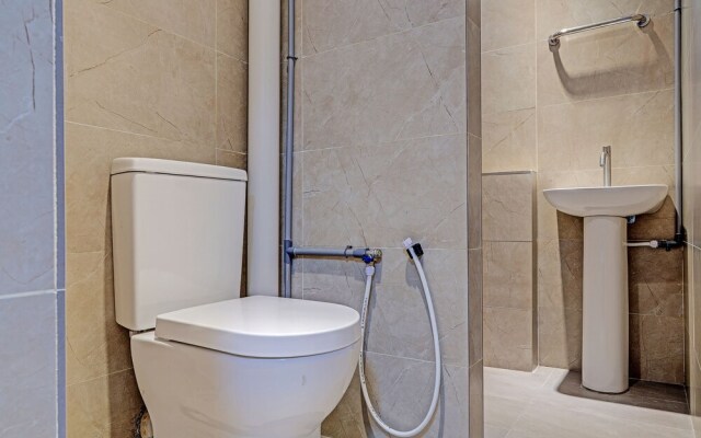 OYO 90604 City Hotel