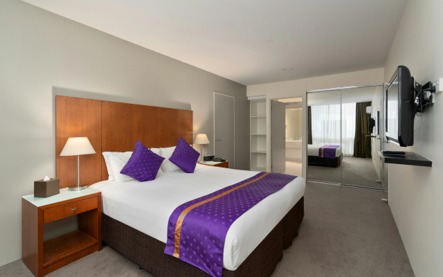 Park Regis Griffin Suites – Guest Rooms – Melbourne