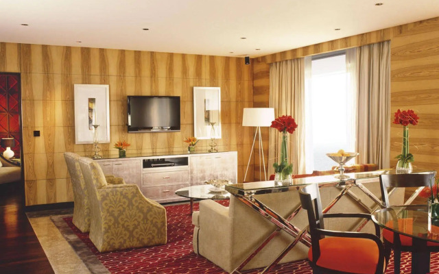 Taj Lands End