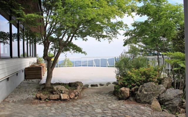 Shomarutoge Garden House