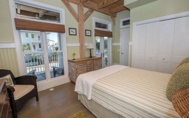 Sugar Shack 4 Bedroom Home by RedAwning