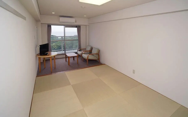 Tobi Hostel and Apartments