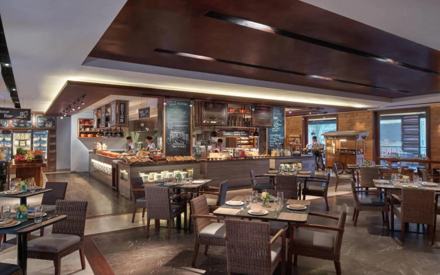 Courtyard By Marriott Bali Seminyak Resort