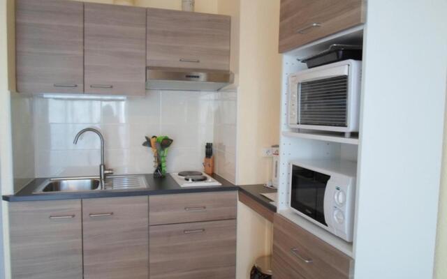 Appartement Balaruc-les-Bains, 1 pièce, 4 personnes - FR-1-503-75