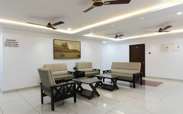 Mythri Hotel by OYO Rooms